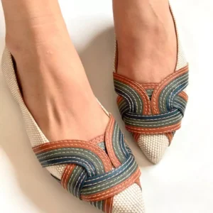 Sapatilha Off White Feminina com detalhes color