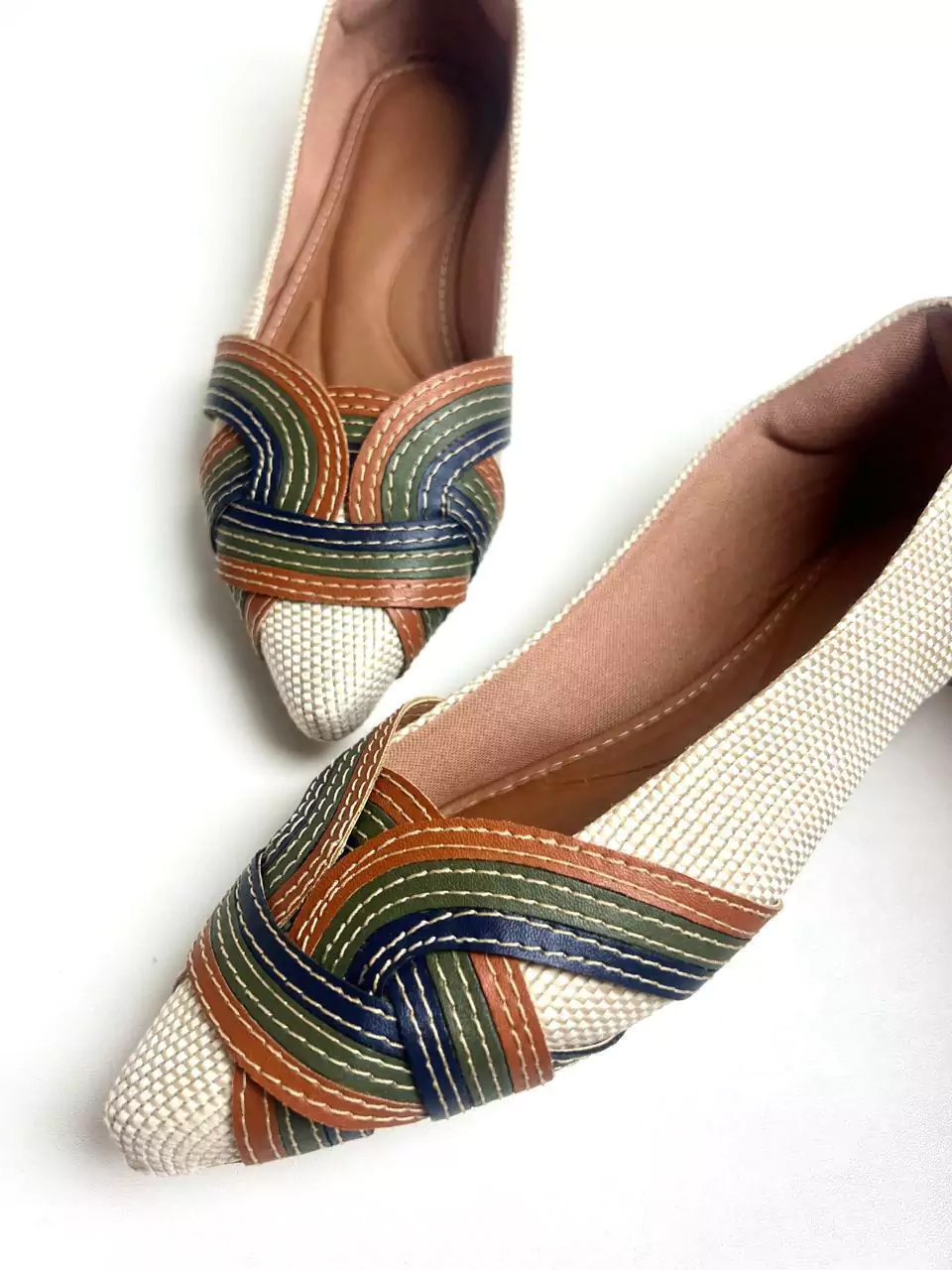 Sapatilha Off White Feminina com detalhes color