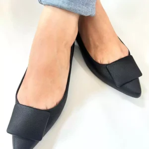 Sapatilha Preta feminina com Fivela Encapada