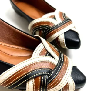 Sapatilha Preta feminina com detalhes color