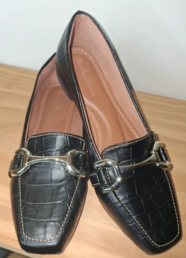 Mocassim feminino Bico Quadrado Preto enfeite reto - Image 2