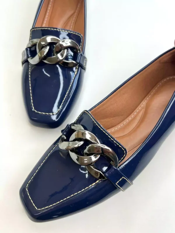 Mocassim feminino Bico Quadrado Verniz Azul Marinho com Corrente (Cod. 131) - Image 4