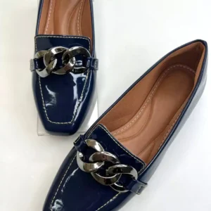 Mocassim feminino Bico Quadrado Verniz Azul Marinho com Corrente (Cod. 131)
