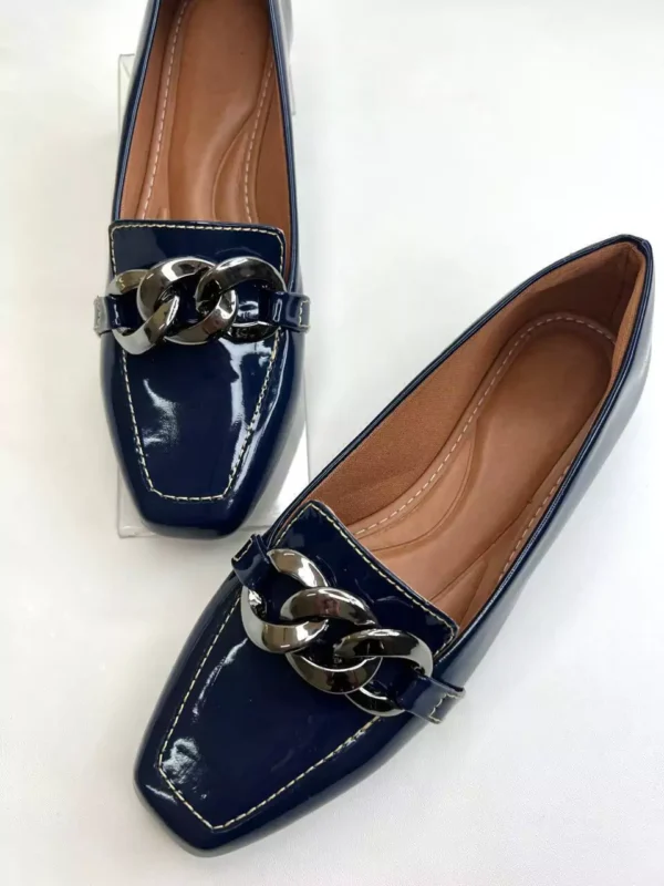 Mocassim feminino Bico Quadrado Verniz Azul Marinho com Corrente (Cod. 131) - Image 3