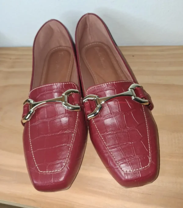 Mocassim feminino Bico Quadrado Marsala enfeite reto