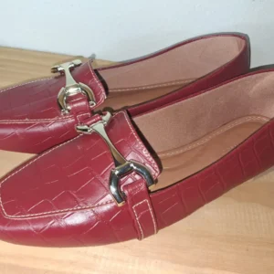 Mocassim feminino Bico Quadrado Marsala enfeite reto
