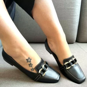 Mocassim feminino Bico Quadrado Preto com Fivela Encapada