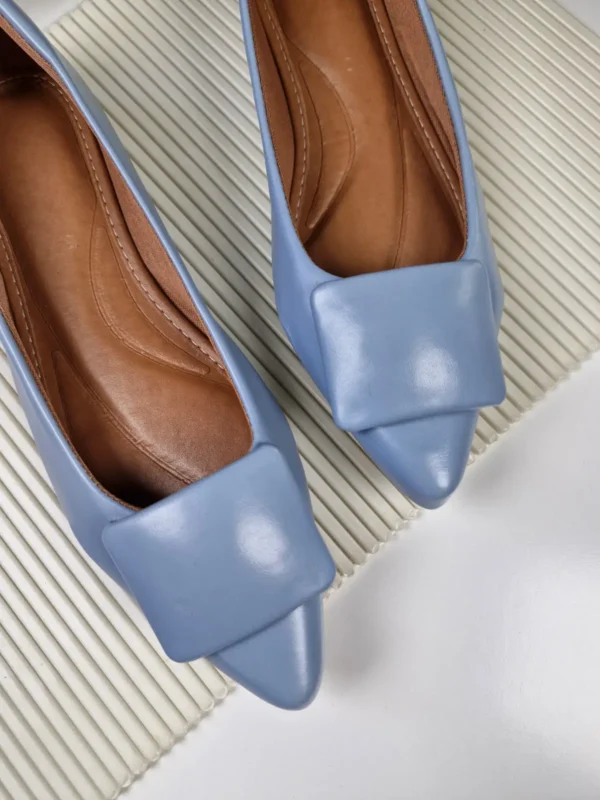 Sapatilha Azul Claro feminina com Fivela Encapada - Image 3