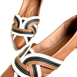 Sapatilha Caramelo casual feminina com detalhes color