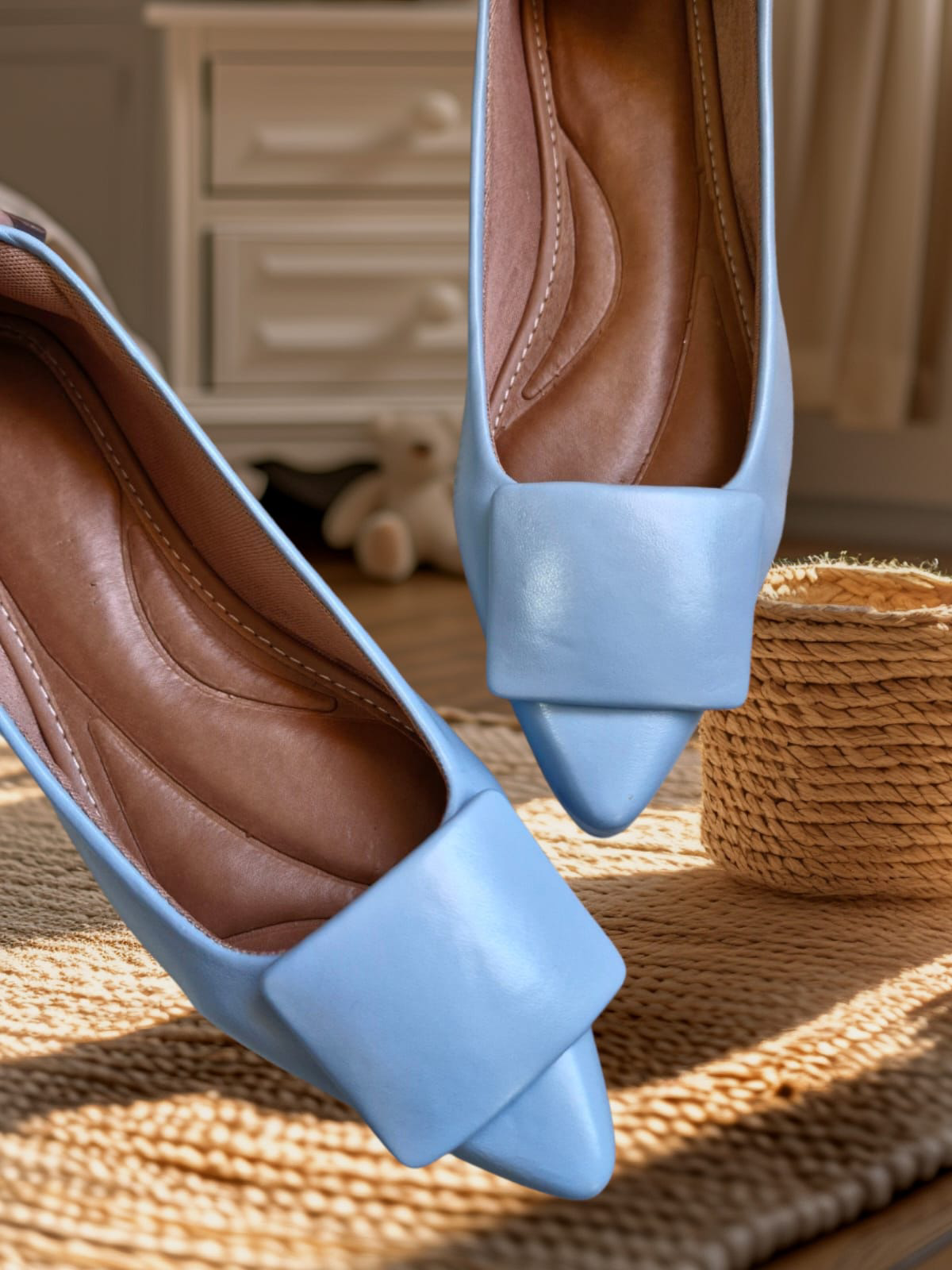 Sapatilha Azul Claro feminina com Fivela Encapada