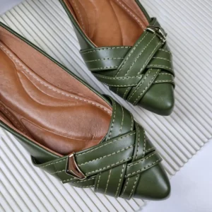 Sapatilha Verde Oliva Feminina com Enfeite Seta