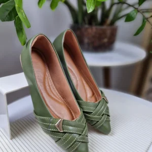 Sapatilha Verde Oliva Feminina com Enfeite Seta