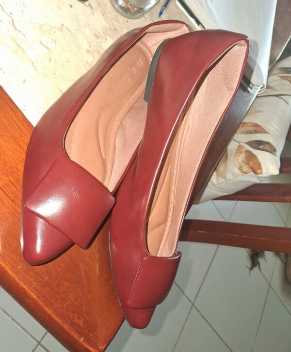 Sapatilha Marsala feminina com Fivela Encapada - Image 6