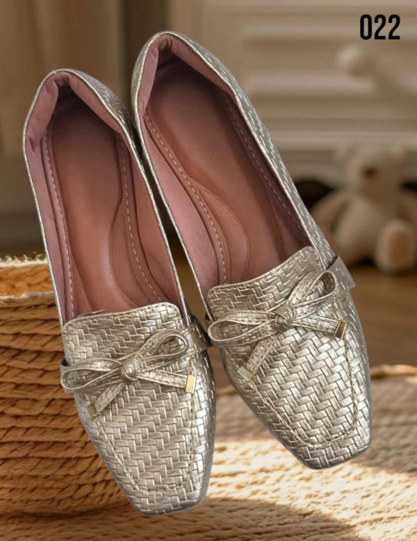 Mocassim Bico Quadrado Feminino Tresse Dourado com lacinho