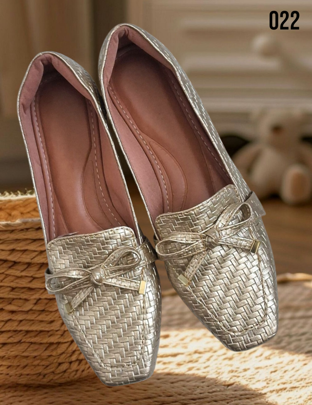 Mocassim Bico Quadrado Feminino Tresse Dourado com lacinho