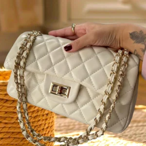 Bolsa feminina em matelasse creme