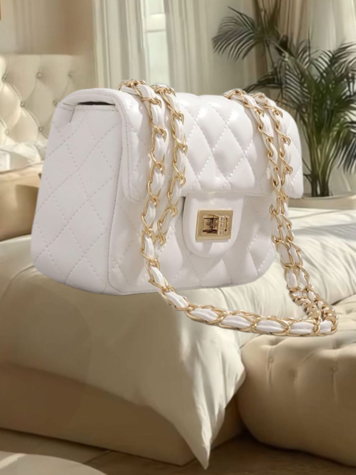 Bolsa feminina pequena em matelasse branca (20 cm) - Imagem 4