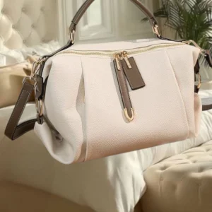 Bolsa feminina Beatriz branca com alça cafe (26 cm)